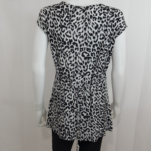 Top - Picture 2 of 4